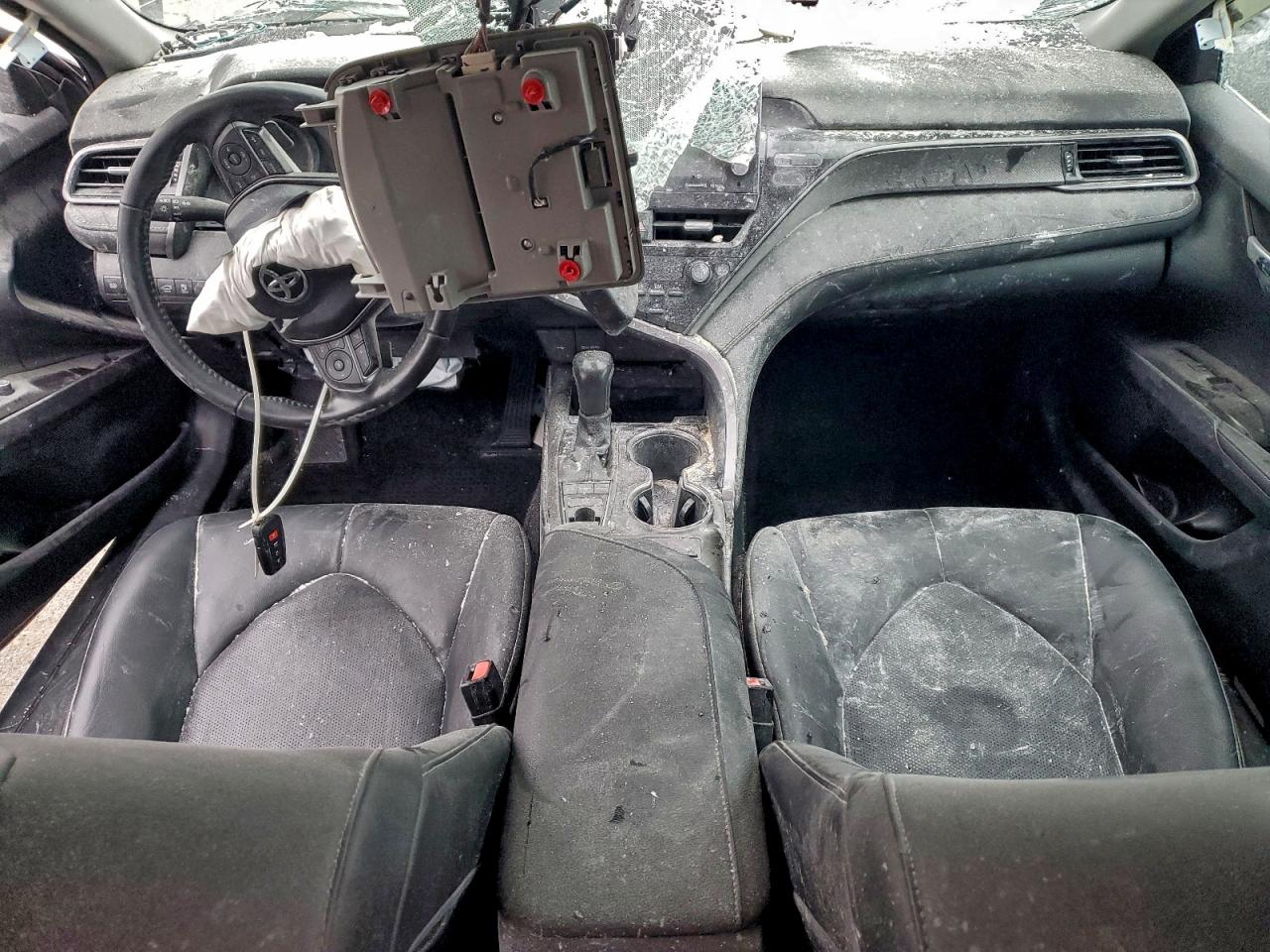 2021 TOYOTA CAMRY XSE photo 8