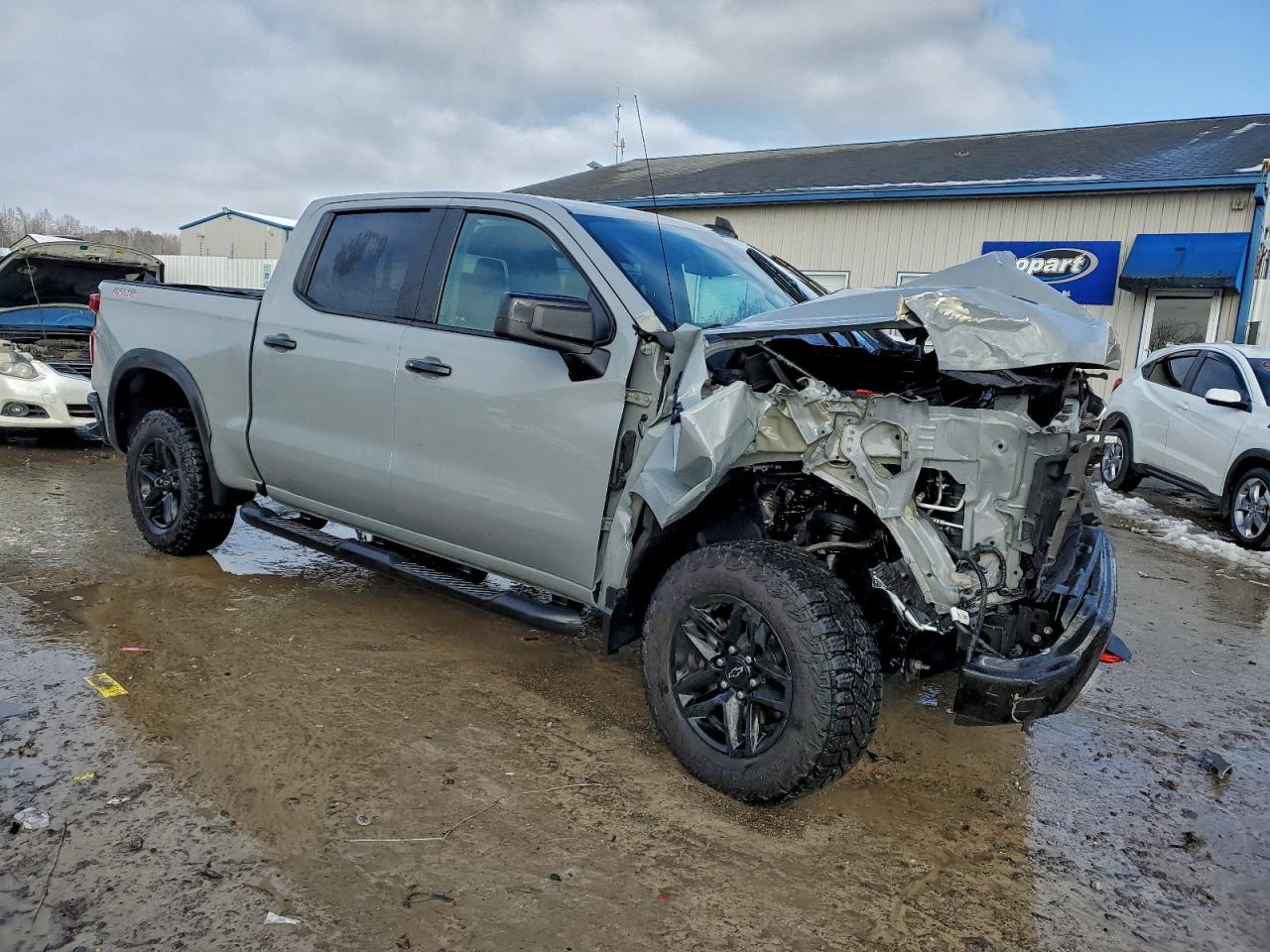 2024 CHEVROLET SILVERADO K1500 LT TRAIL BOSS photo 4