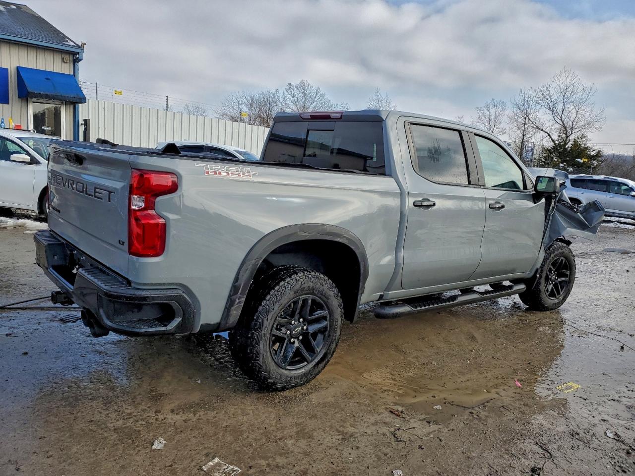 2024 CHEVROLET SILVERADO K1500 LT TRAIL BOSS photo 3