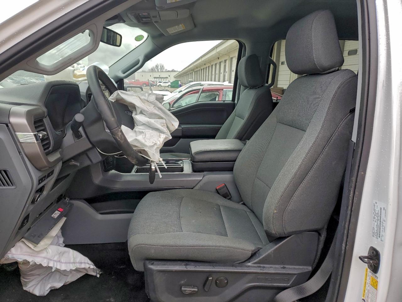 2024 FORD F150 XLT photo 13