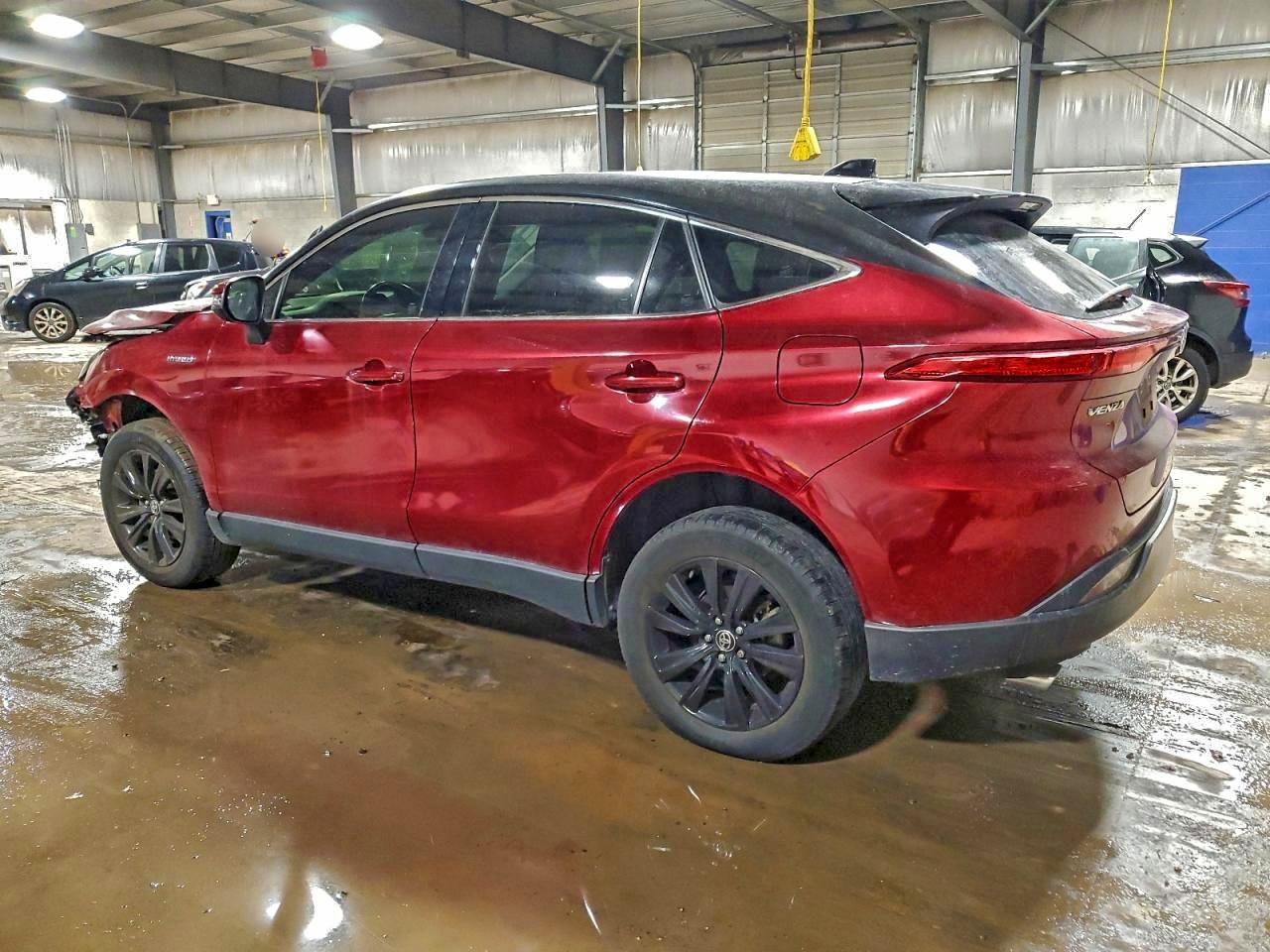 2021 TOYOTA VENZA LE photo 2