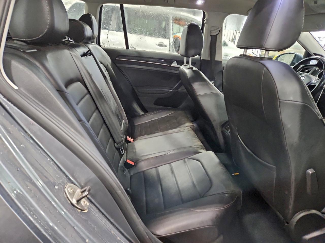 2015 VOLKSWAGEN GOLF SPORTWAGEN TDI S photo 19