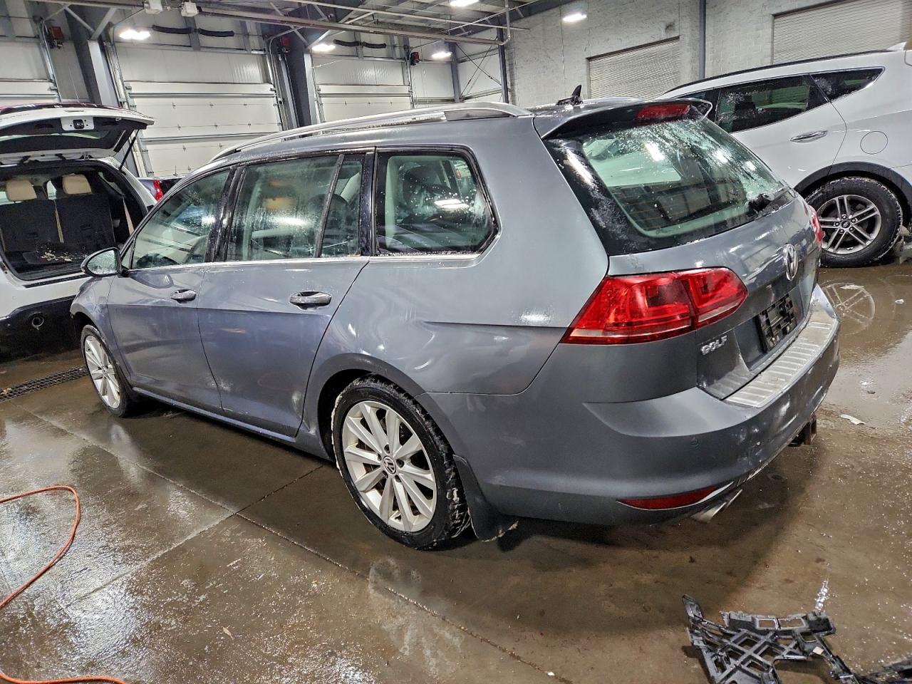 2015 VOLKSWAGEN GOLF SPORTWAGEN TDI S photo 3
