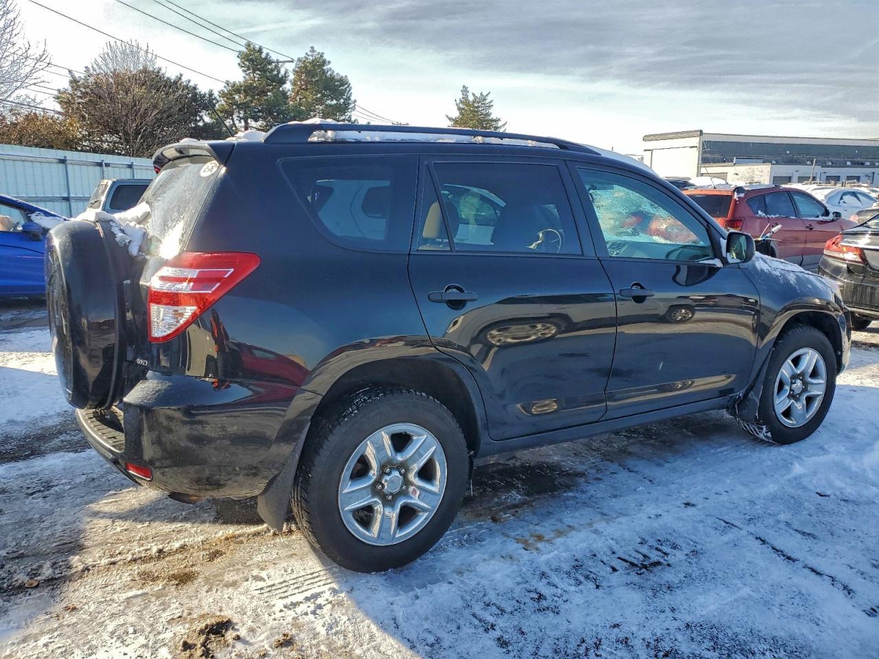2011 TOYOTA RAV4 photo 3