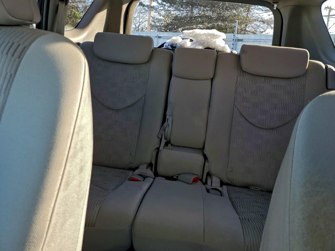 2011 TOYOTA RAV4 photo 10