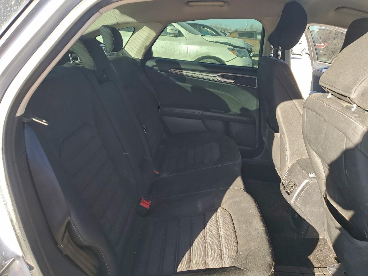 2017 FORD FUSION SE photo 19