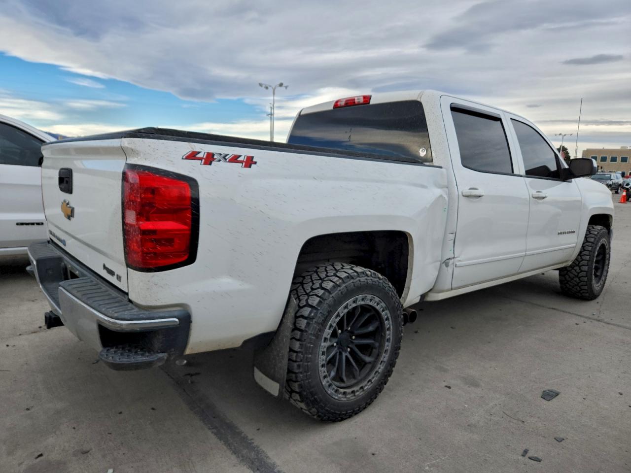 2018 CHEVROLET SILVERADO K1500 LT photo 3