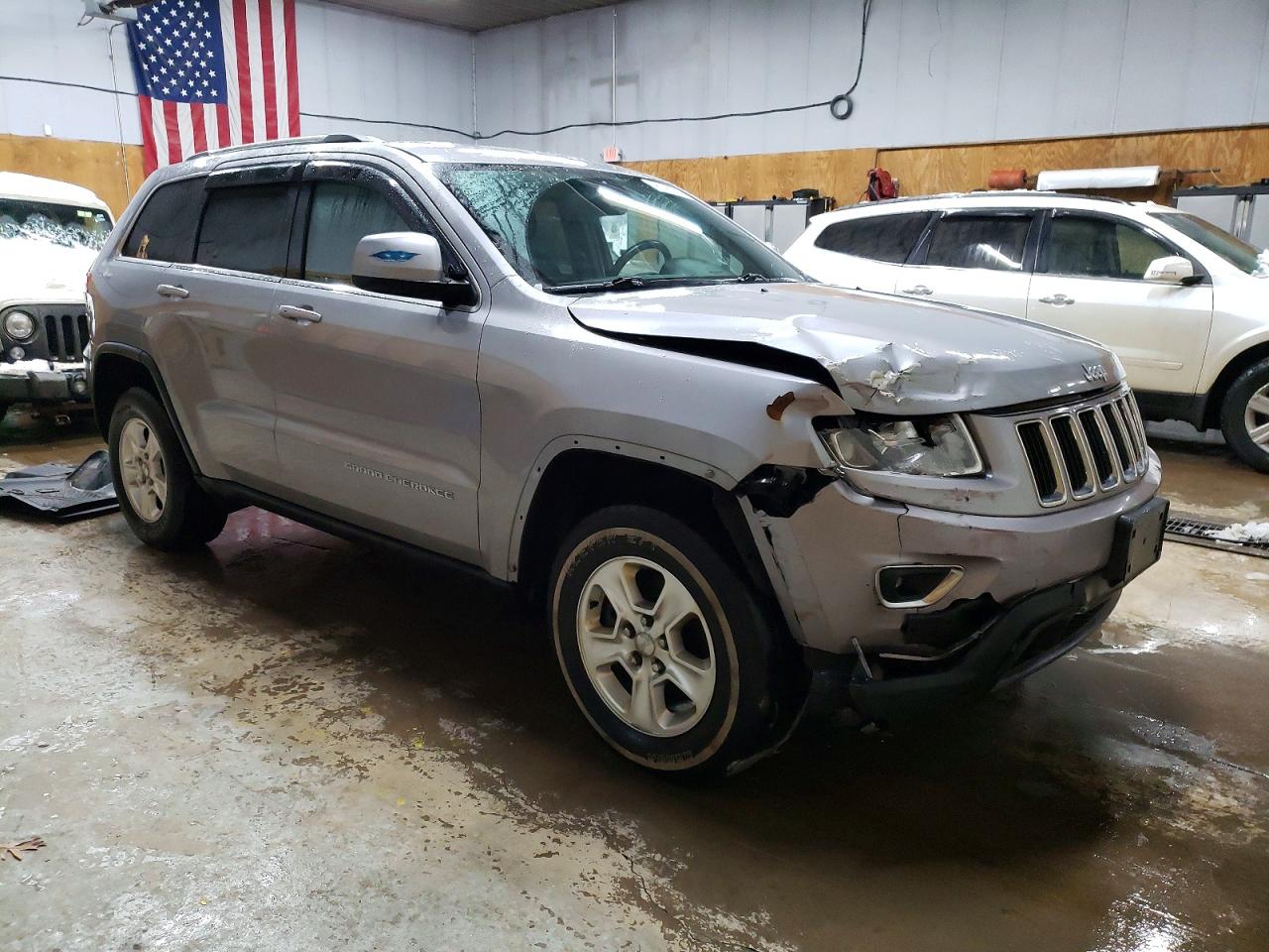 2014 JEEP GRAND CHEROKEE LAREDO photo 4