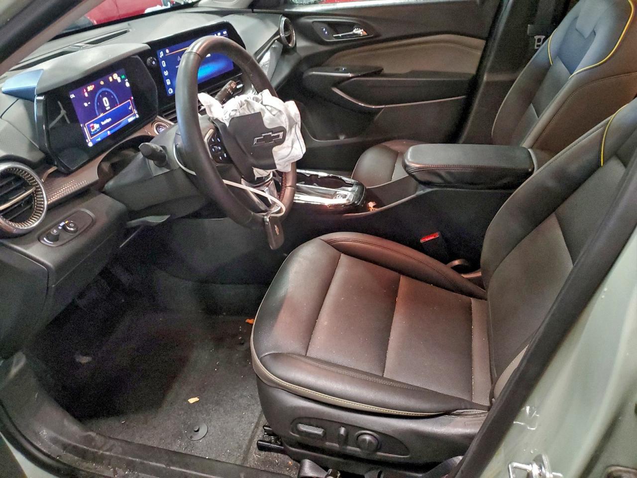 2025 CHEVROLET TRAX ACTIV photo 13