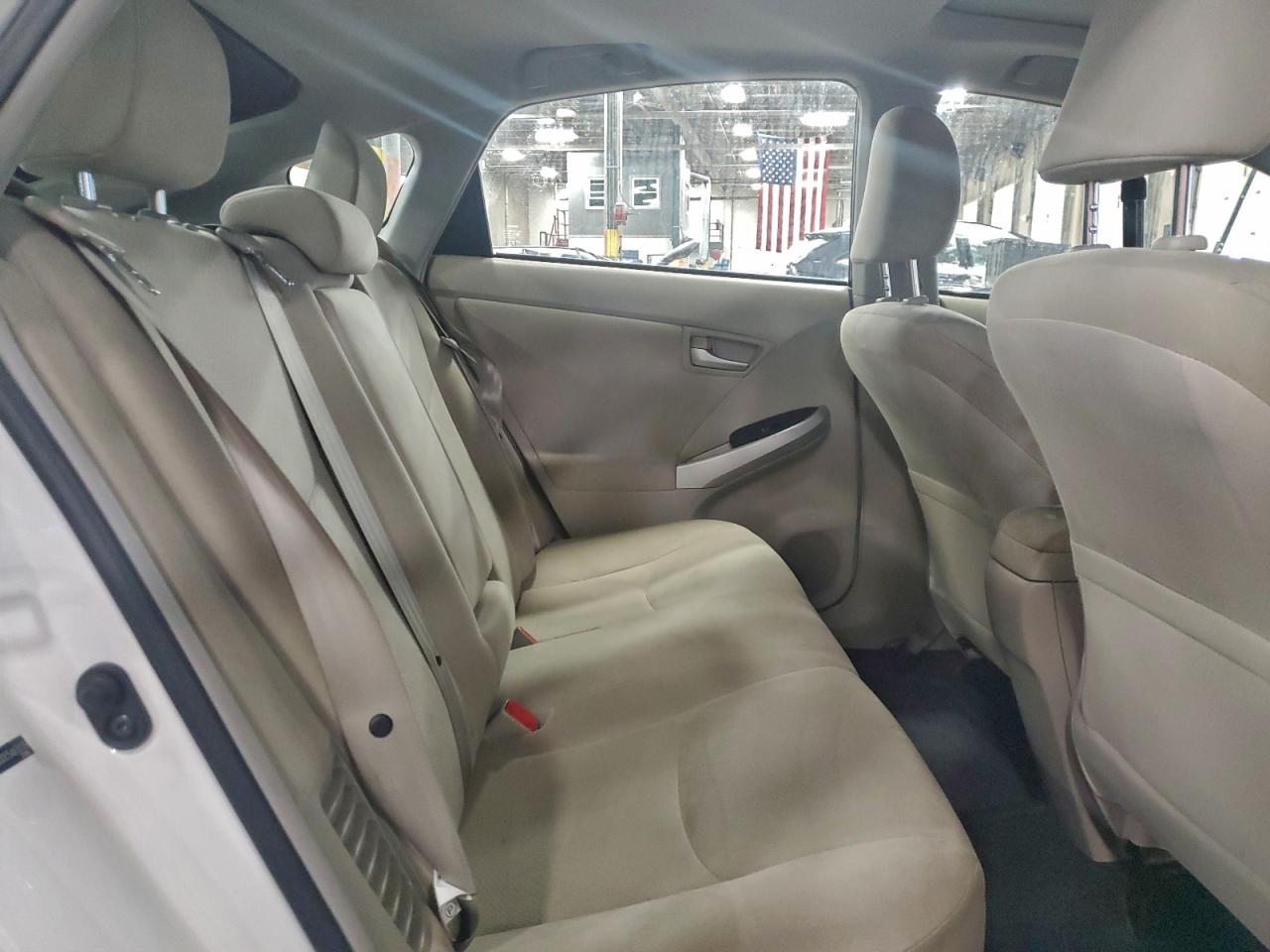 2012 TOYOTA PRIUS photo 11