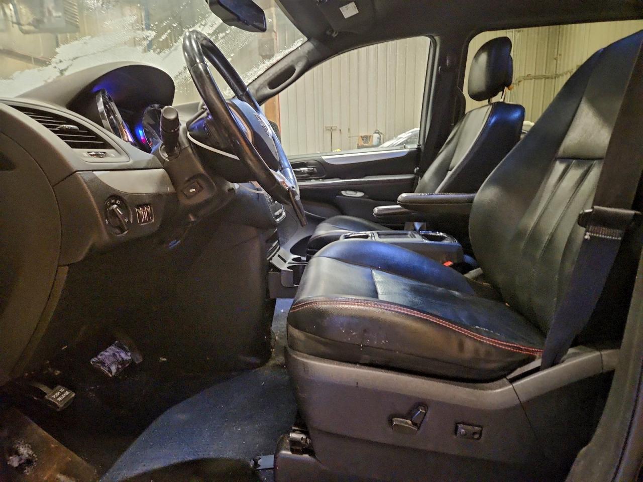 2011 DODGE GRAND CARAVAN R/T photo 7
