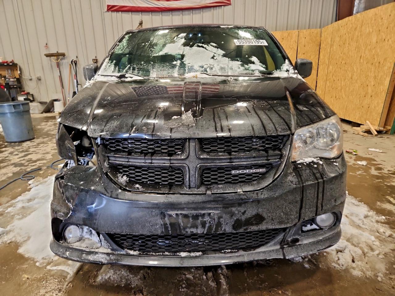 2011 DODGE GRAND CARAVAN R/T photo 5