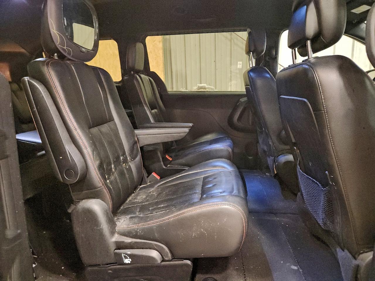 2011 DODGE GRAND CARAVAN R/T photo 11