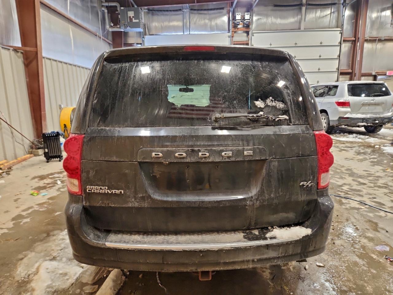 2011 DODGE GRAND CARAVAN R/T photo 6