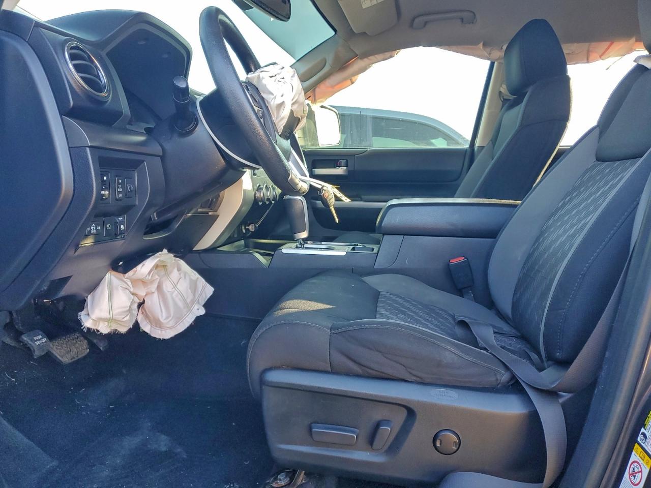 2018 TOYOTA TUNDRA CREWMAX SR5 photo 13