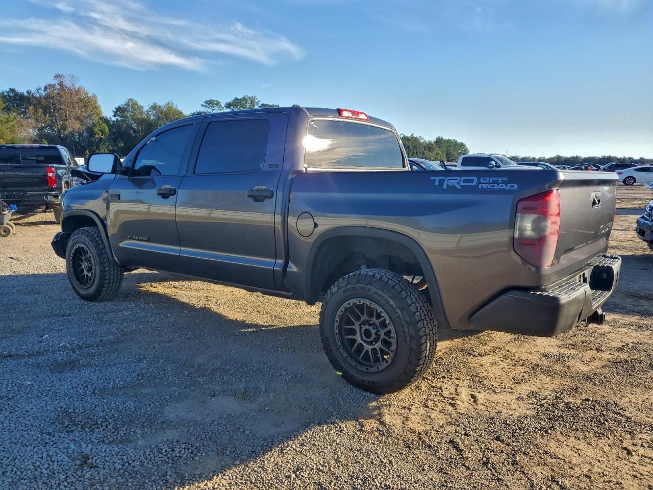 2018 TOYOTA TUNDRA CREWMAX SR5 photo 3