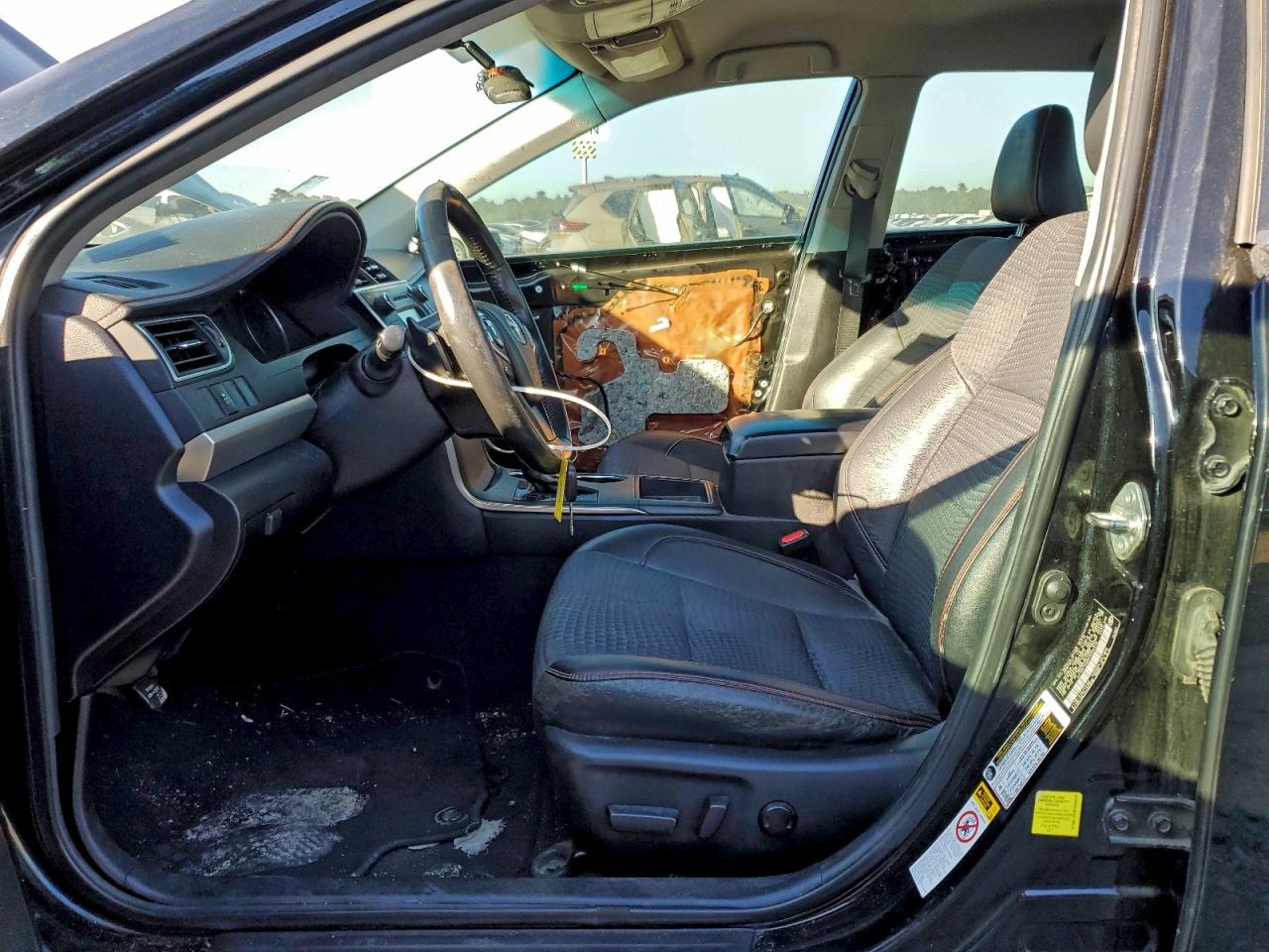 2015 TOYOTA CAMRY LE photo 7