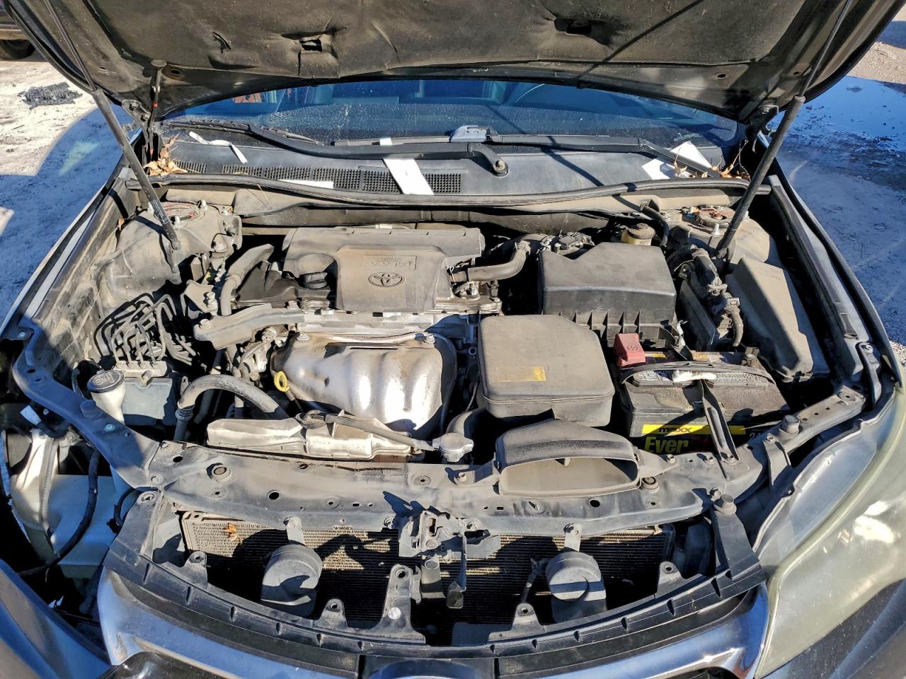 2015 TOYOTA CAMRY LE photo 11