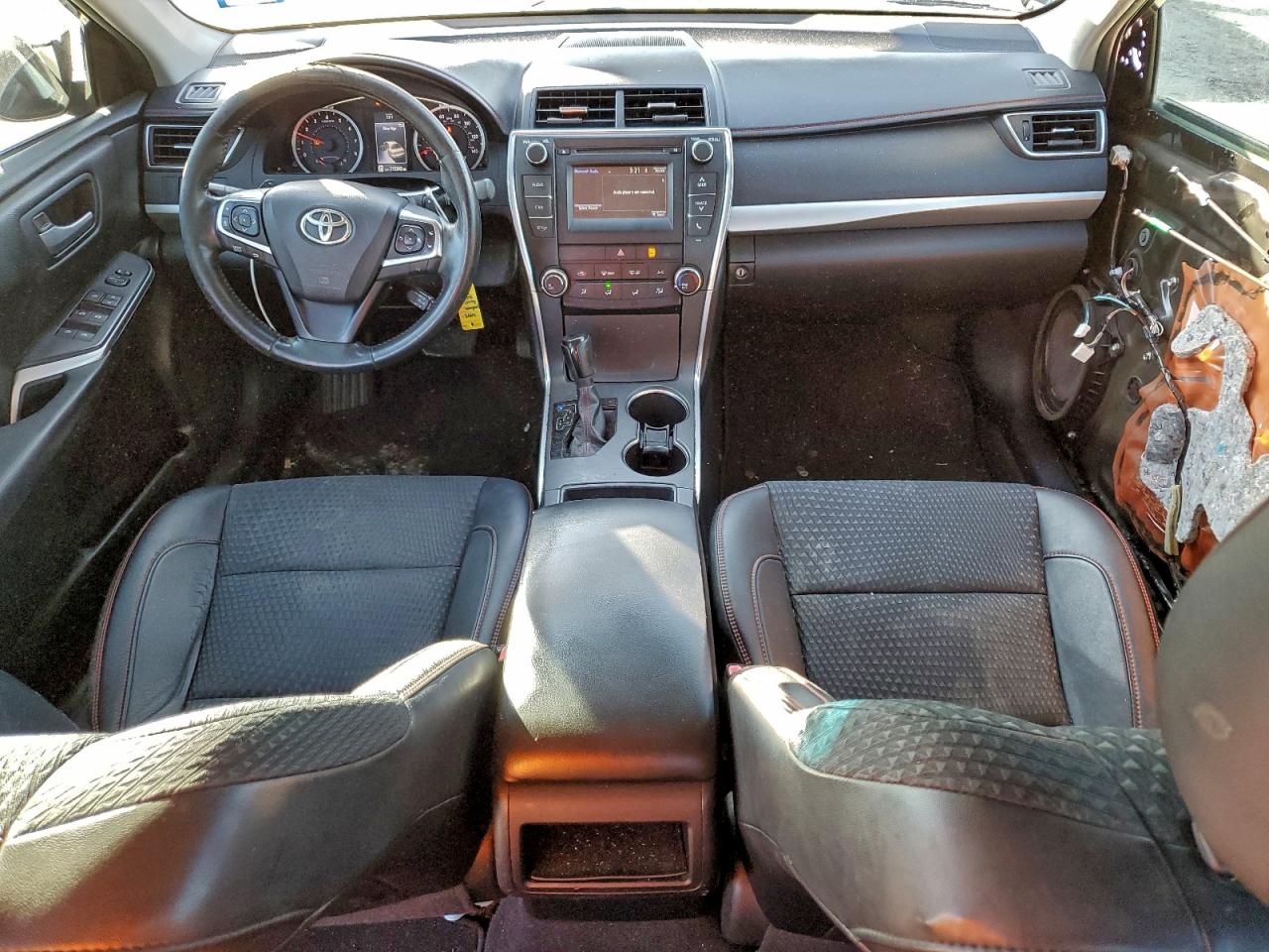 2015 TOYOTA CAMRY LE photo 8