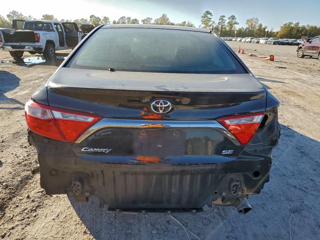 2015 TOYOTA CAMRY LE photo 6