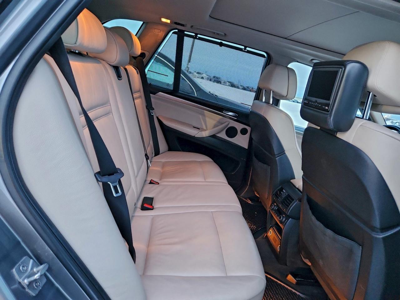 2012 BMW X5 XDRIVE35I photo 11