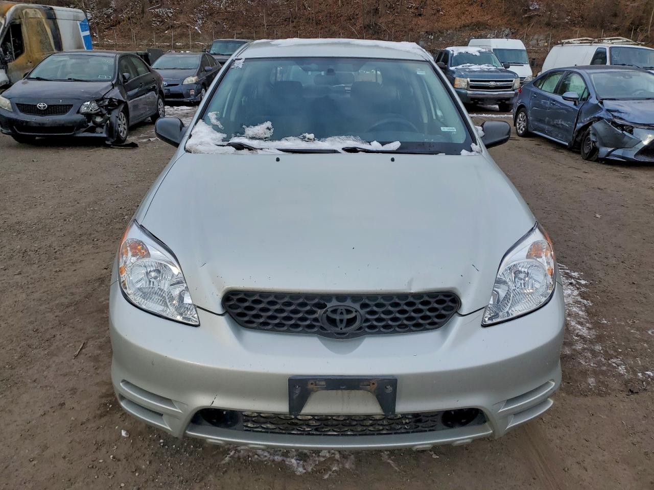 2004 TOYOTA COROLLA MATRIX XR photo 5