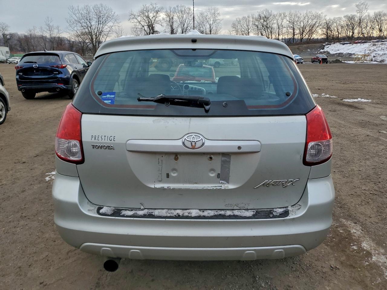 2004 TOYOTA COROLLA MATRIX XR photo 6