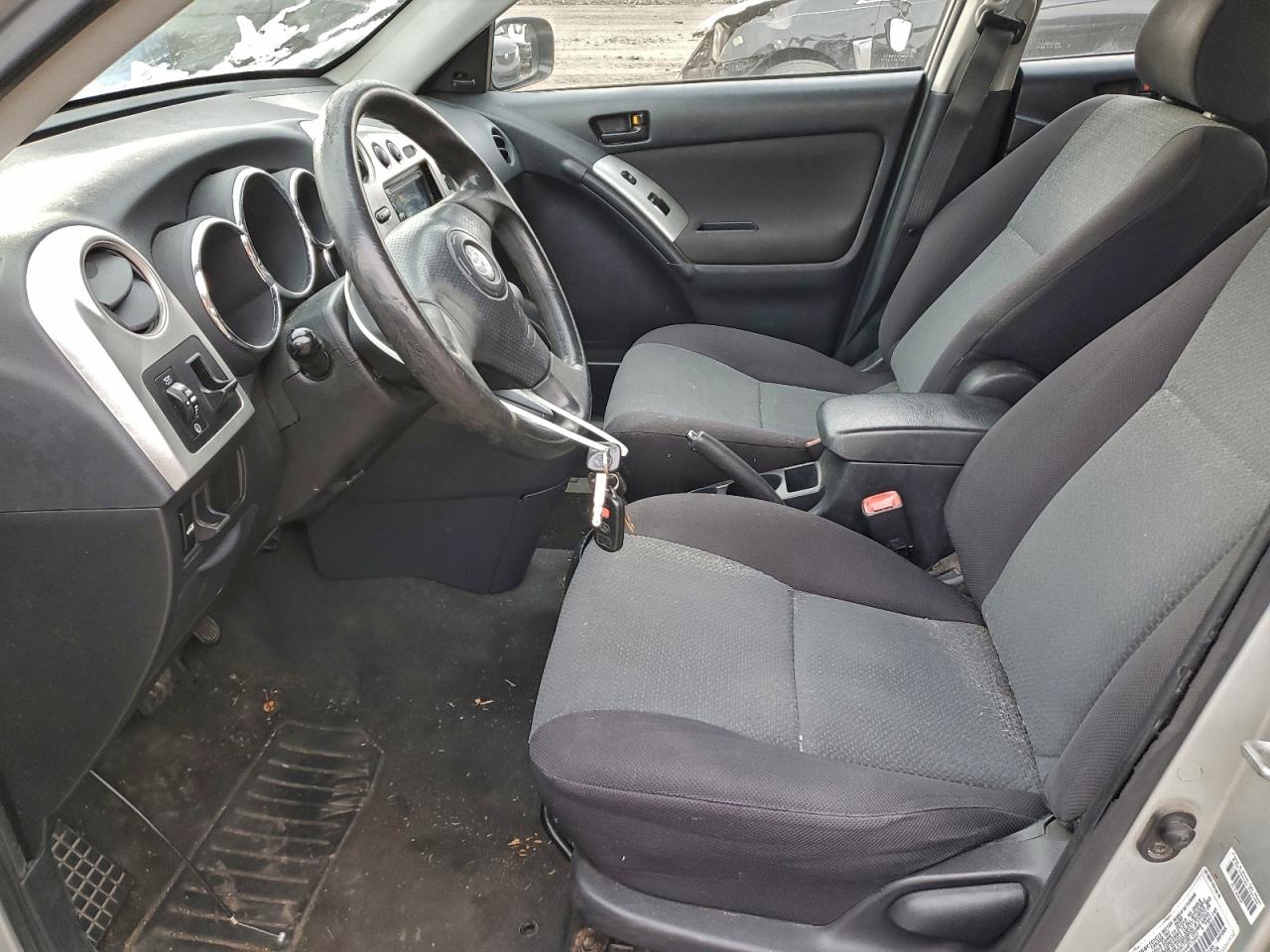 2004 TOYOTA COROLLA MATRIX XR photo 7