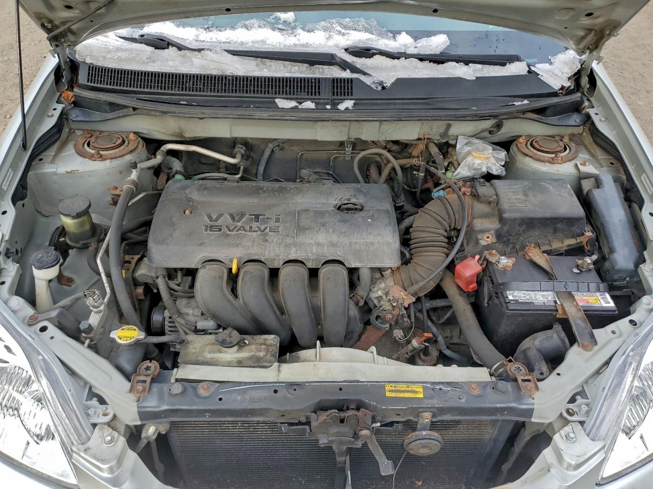 2004 TOYOTA COROLLA MATRIX XR photo 11