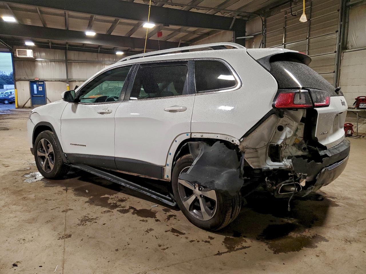 2019 JEEP CHEROKEE LIMITED photo 2