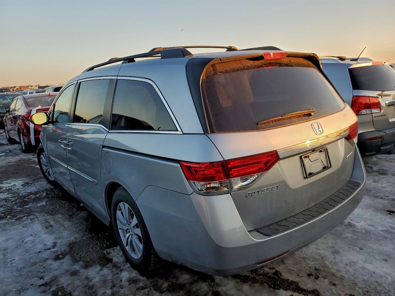 2016 HONDA ODYSSEY SE photo 2