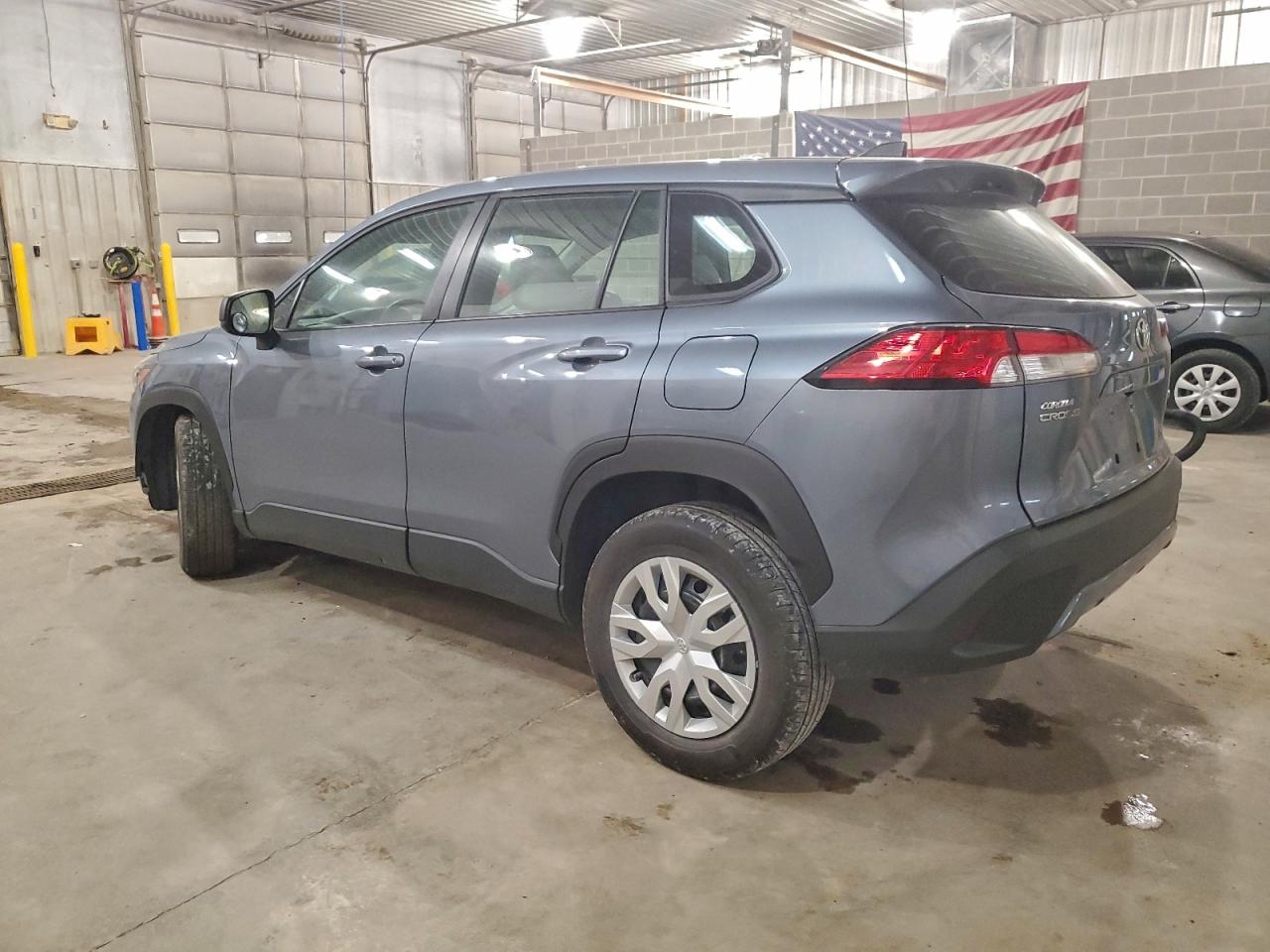 2023 TOYOTA COROLLA CROSS L photo 2