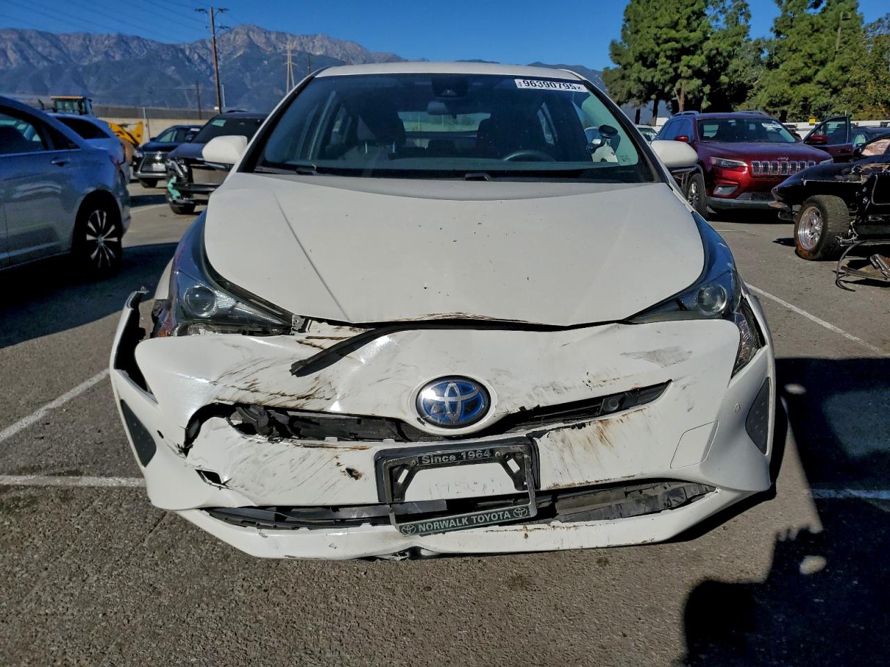 2018 TOYOTA PRIUS photo 5
