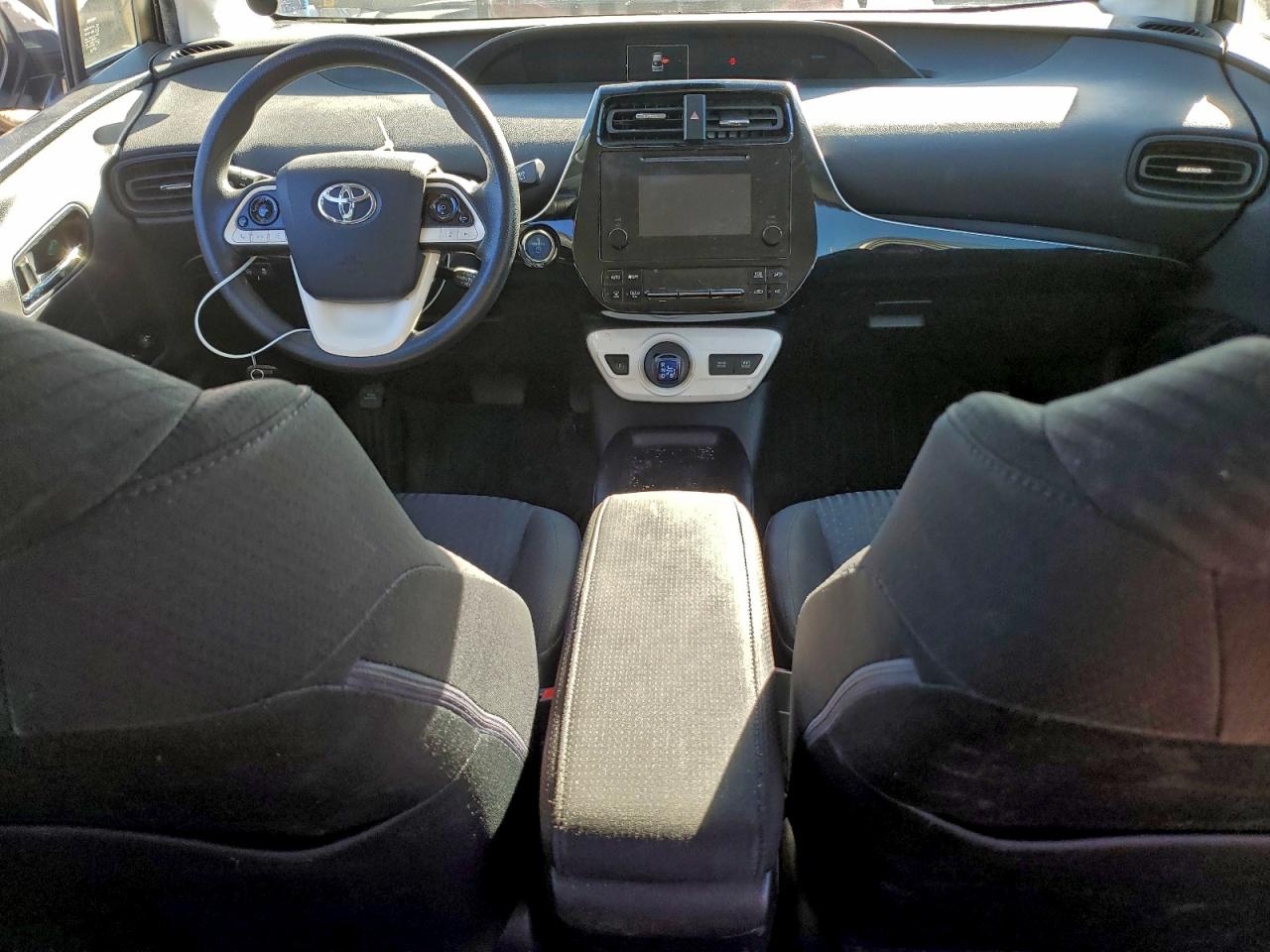 2018 TOYOTA PRIUS photo 8