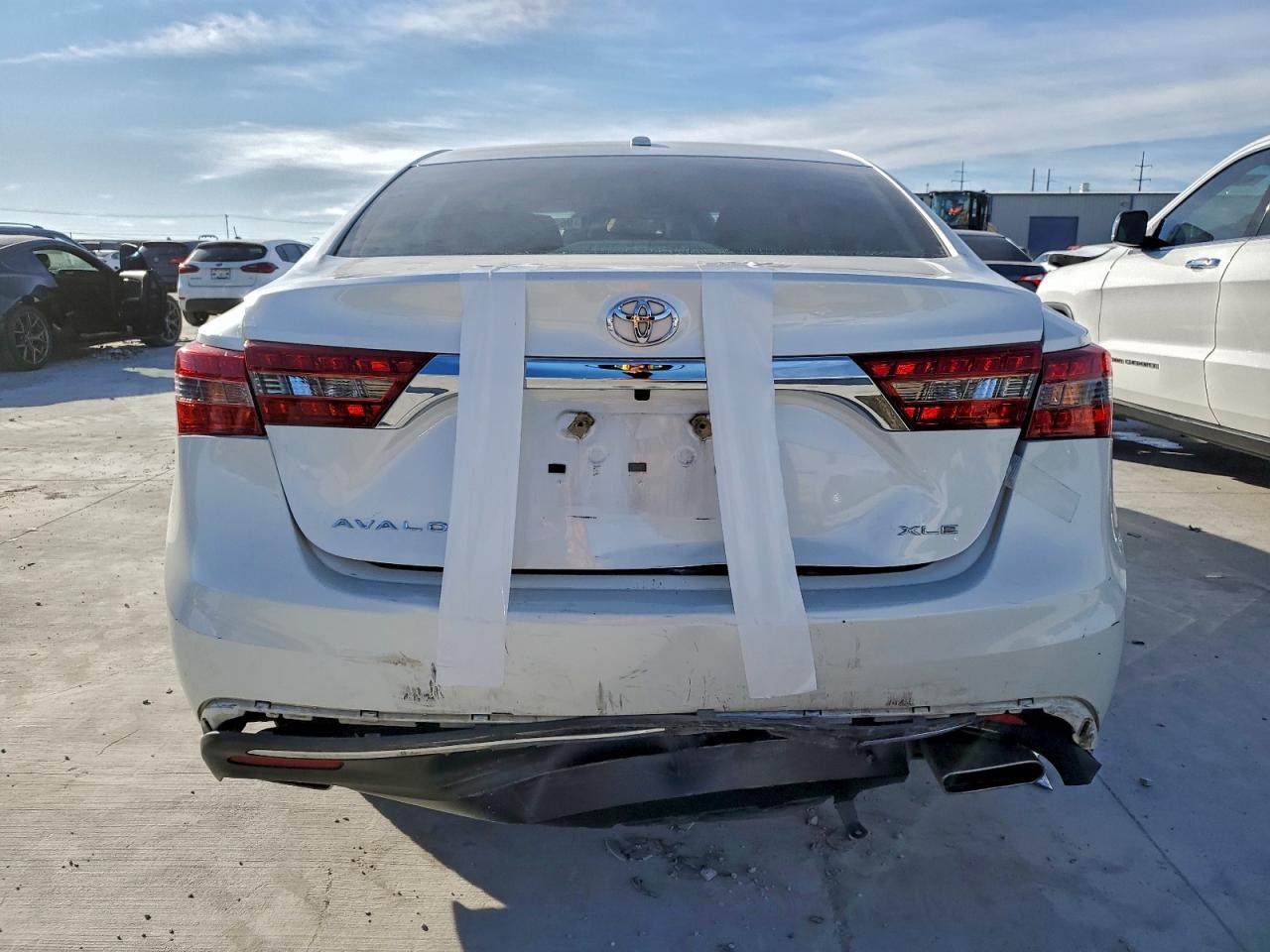 2016 TOYOTA AVALON XLE photo 6