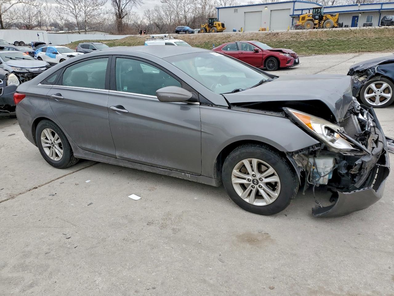 2013 HYUNDAI SONATA GLS photo 4