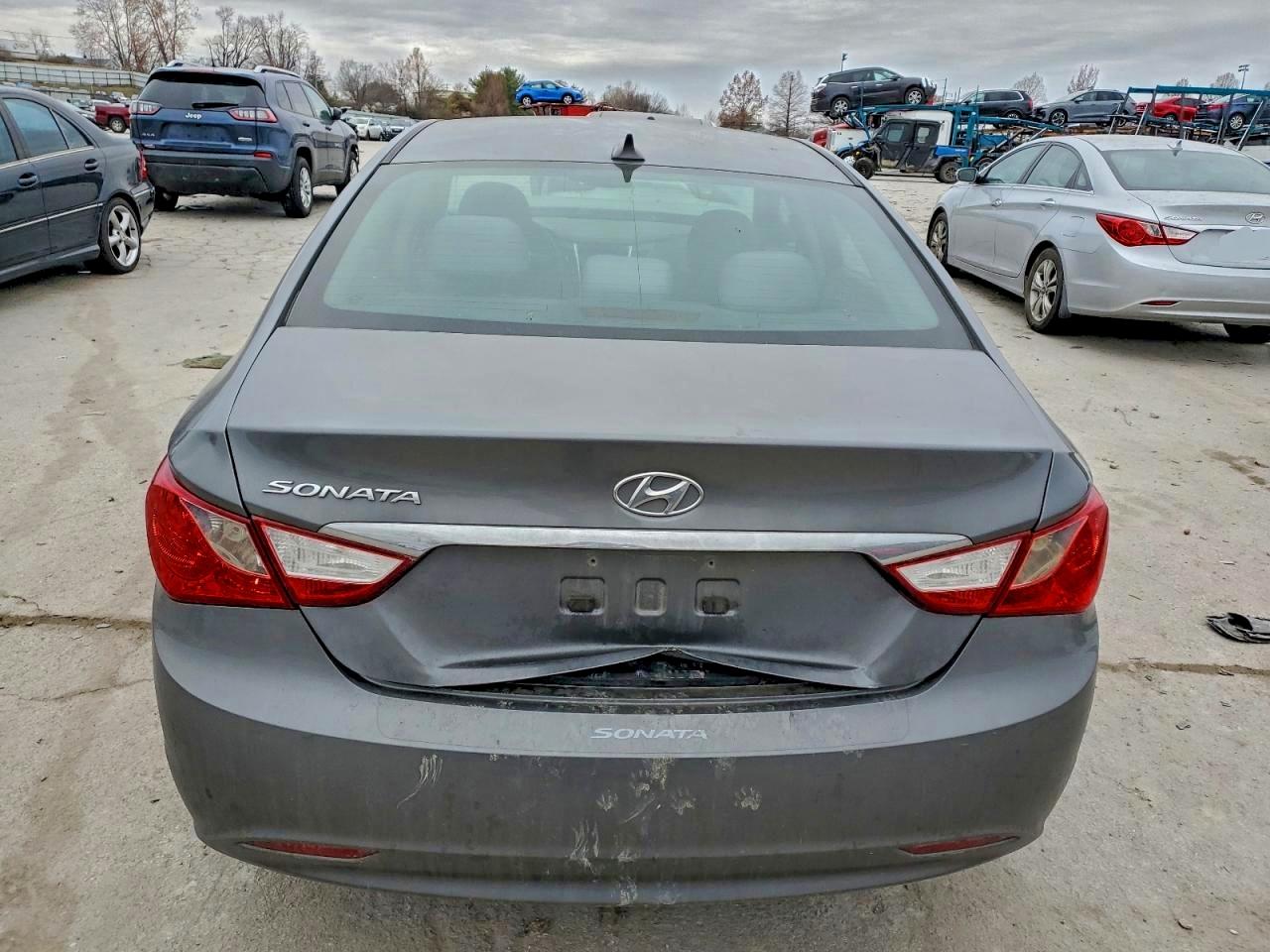 2013 HYUNDAI SONATA GLS photo 6