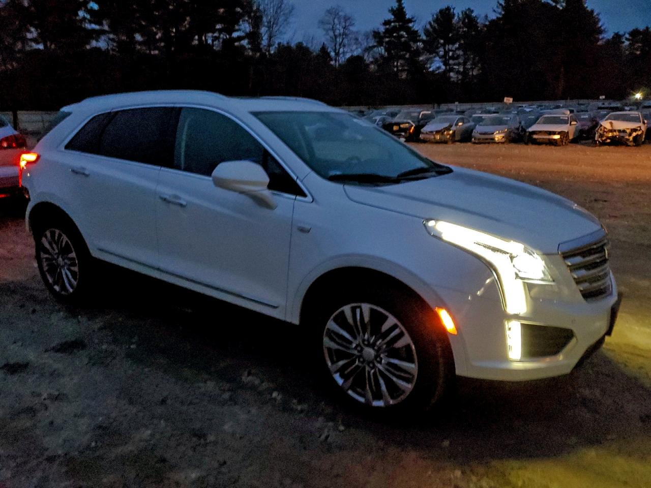 2017 CADILLAC XT5 PREMIUM LUXURY photo 4