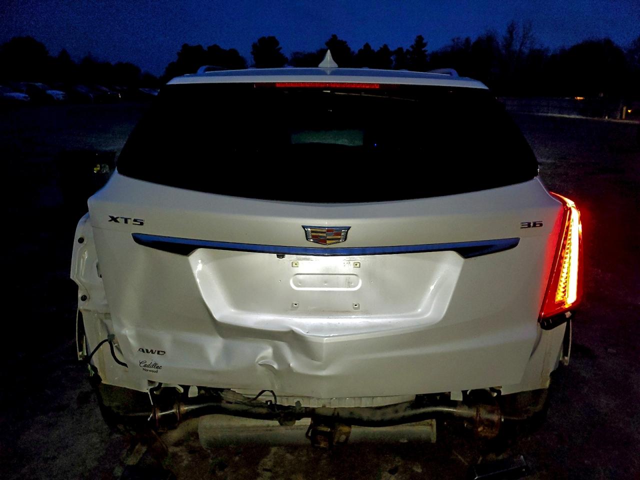 2017 CADILLAC XT5 PREMIUM LUXURY photo 6