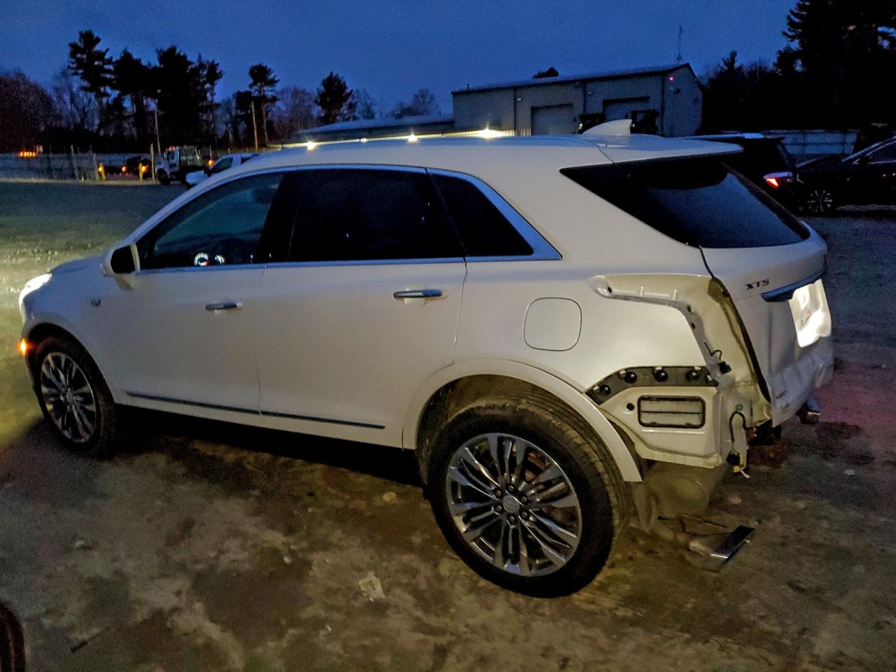 2017 CADILLAC XT5 PREMIUM LUXURY photo 2