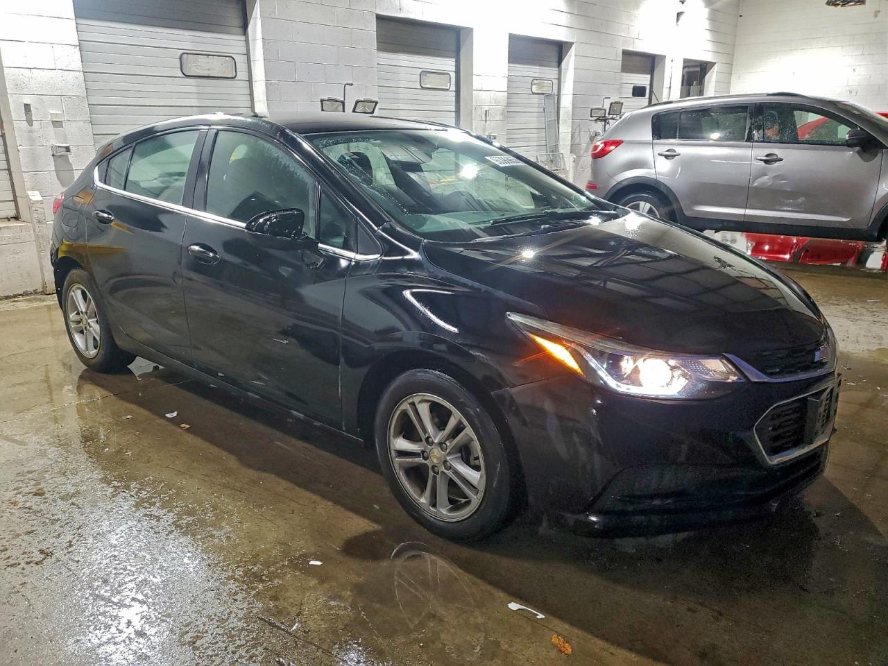 2017 CHEVROLET CRUZE LT photo 4
