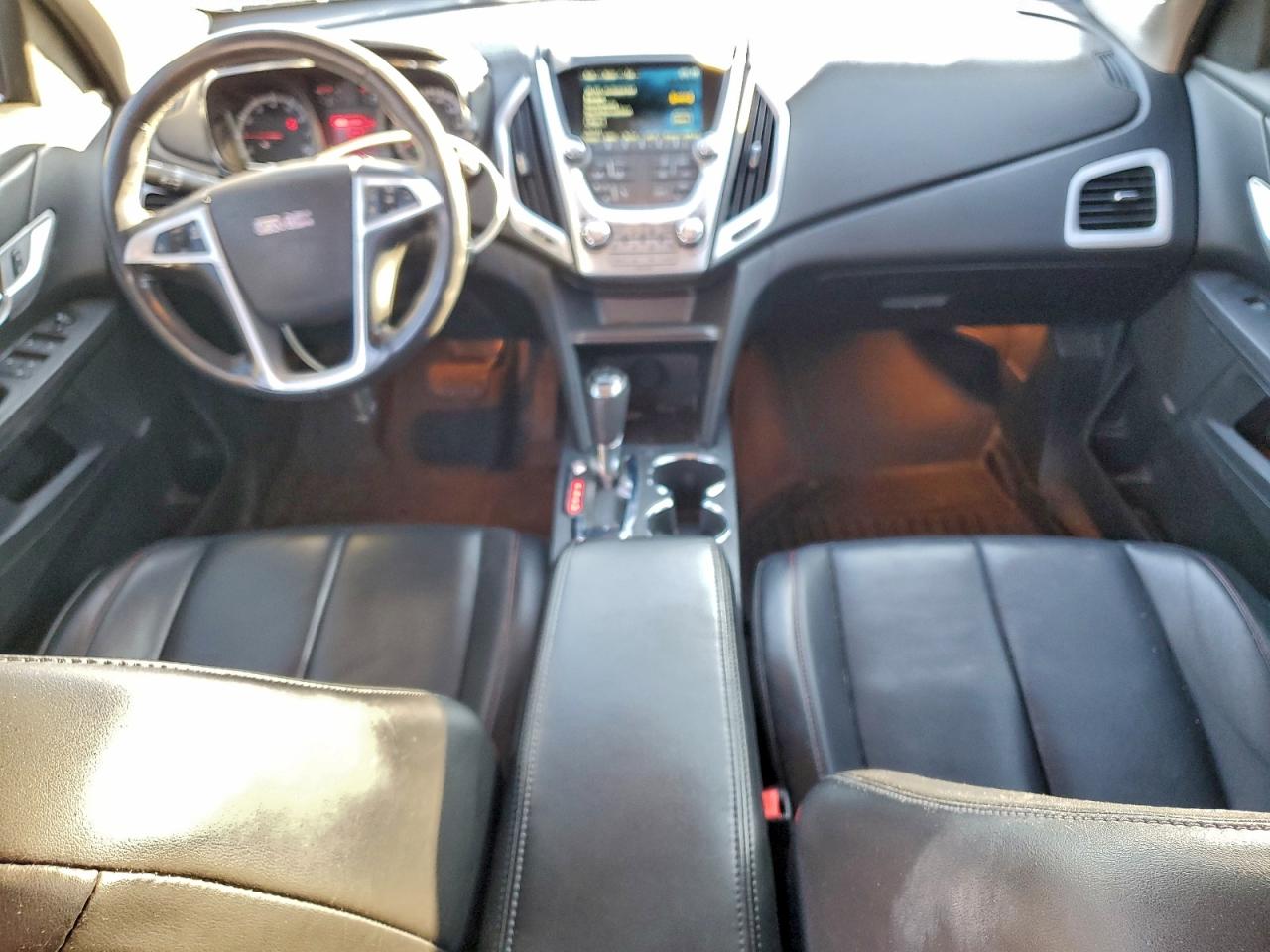 2017 GMC TERRAIN SLT photo 8