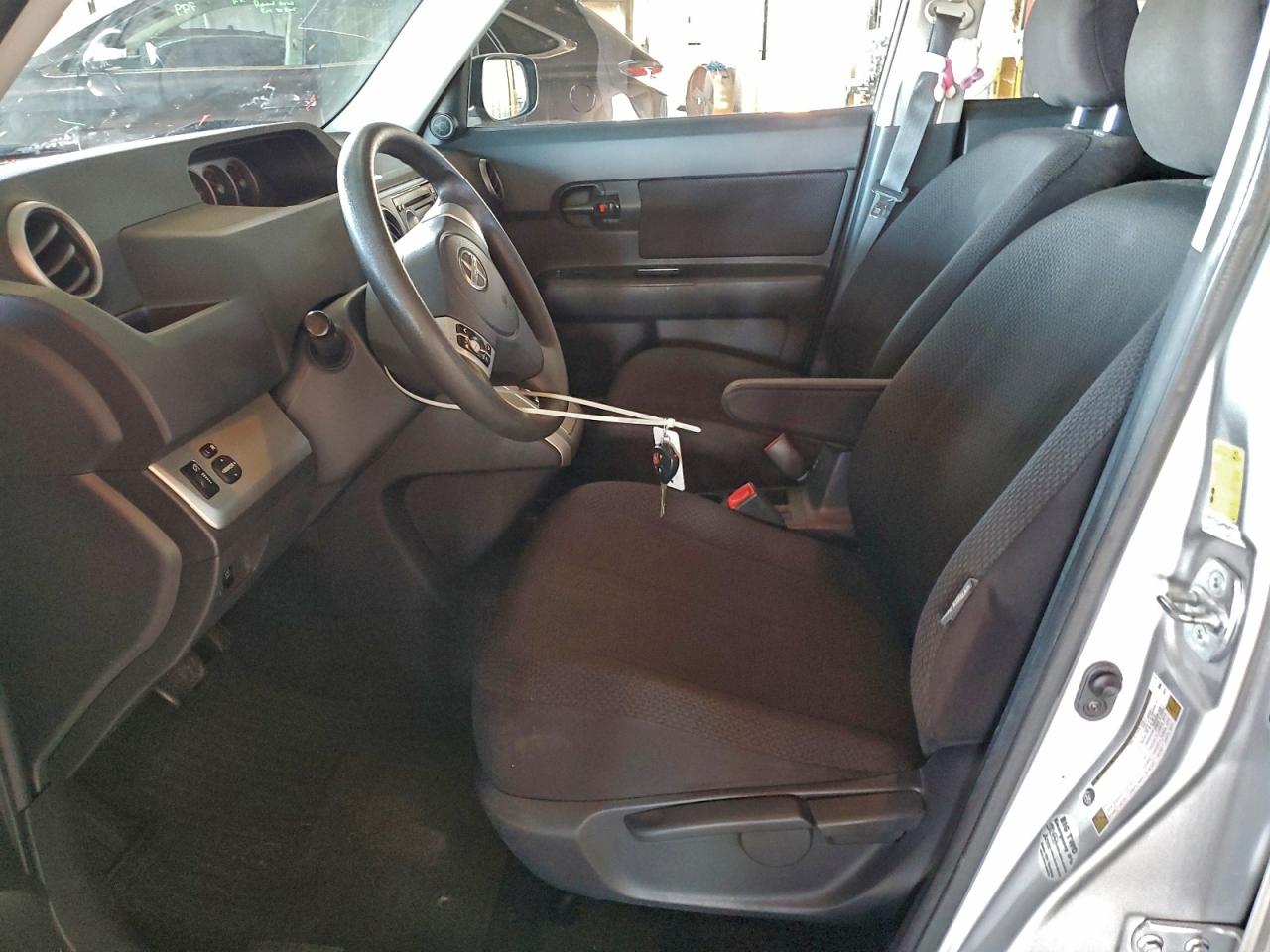 2010 TOYOTA SCION XB photo 7