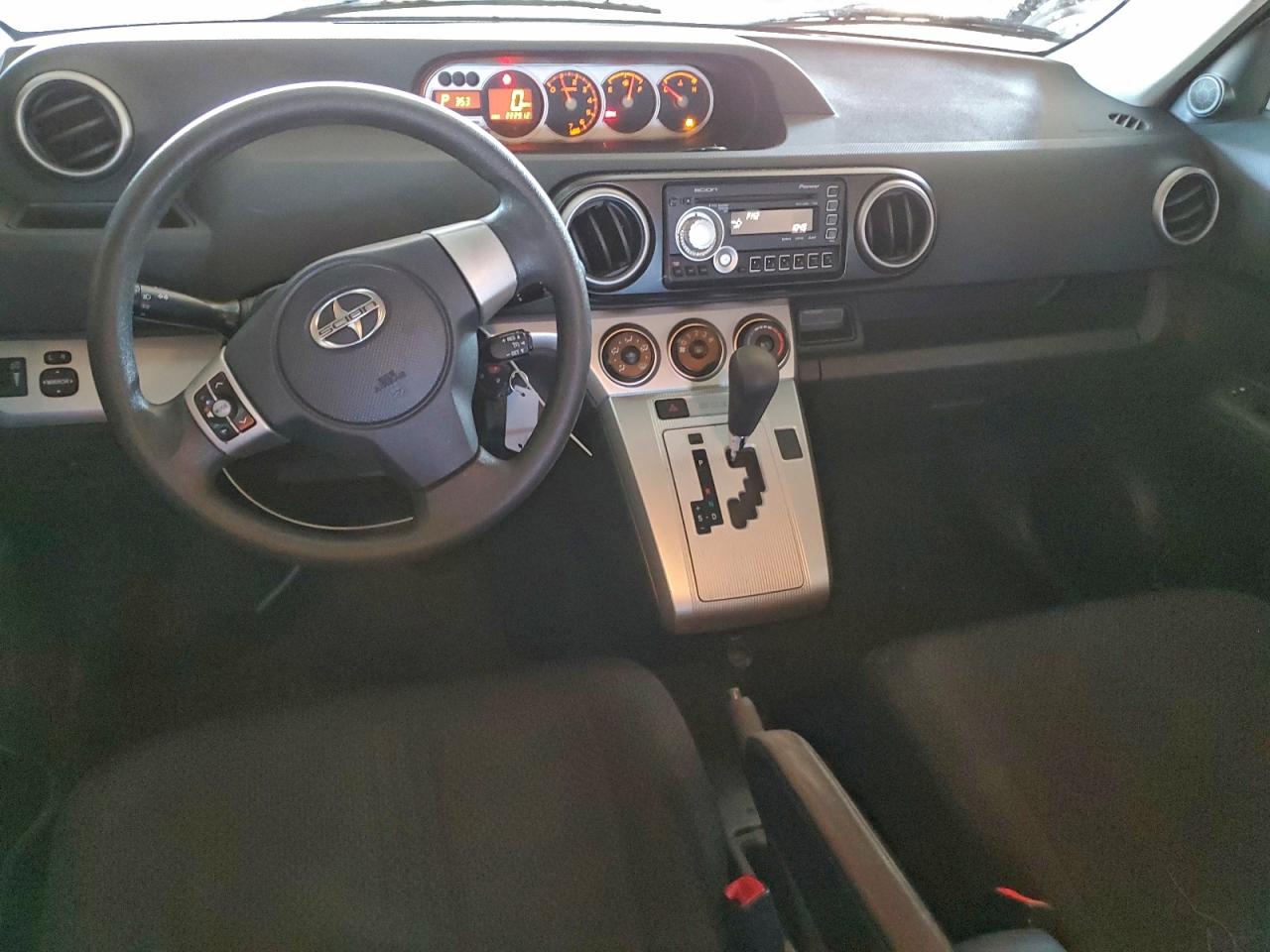 2010 TOYOTA SCION XB photo 8