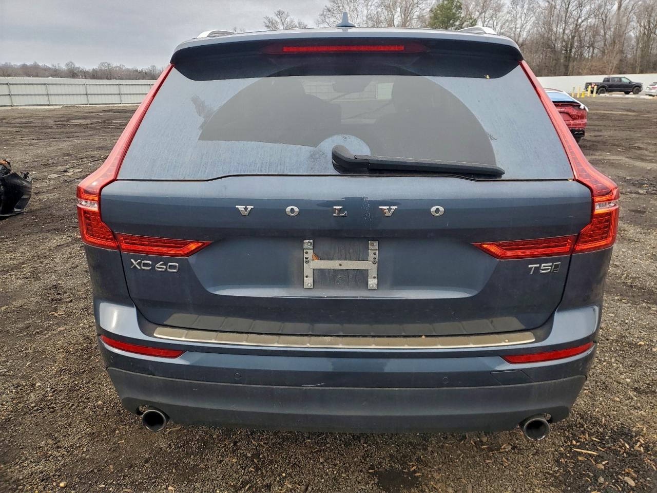 2020 VOLVO XC60 T5 MOMENTUM photo 6