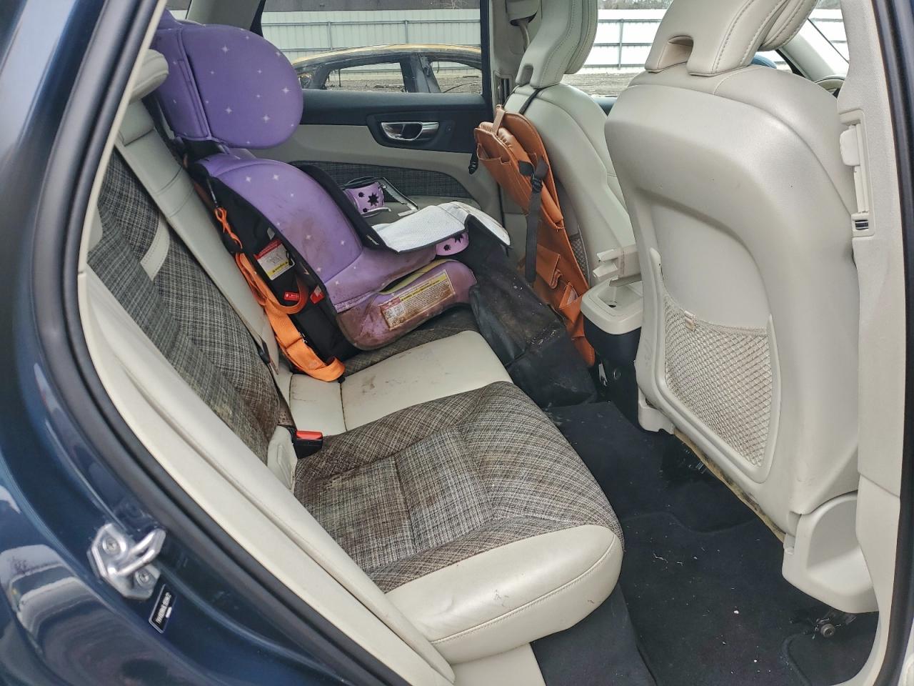 2020 VOLVO XC60 T5 MOMENTUM photo 11