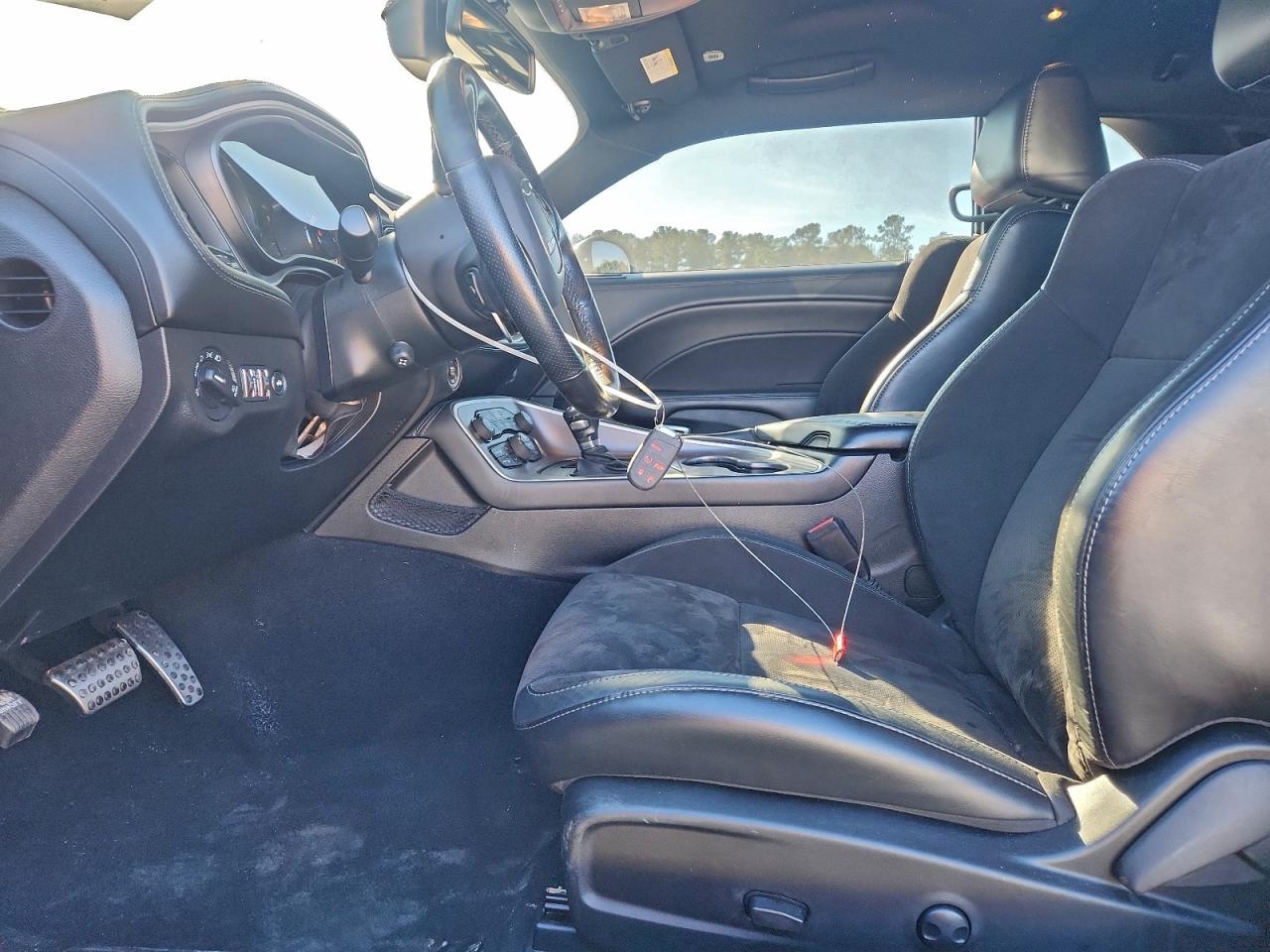 2022 DODGE CHALLENGER R/T photo 7