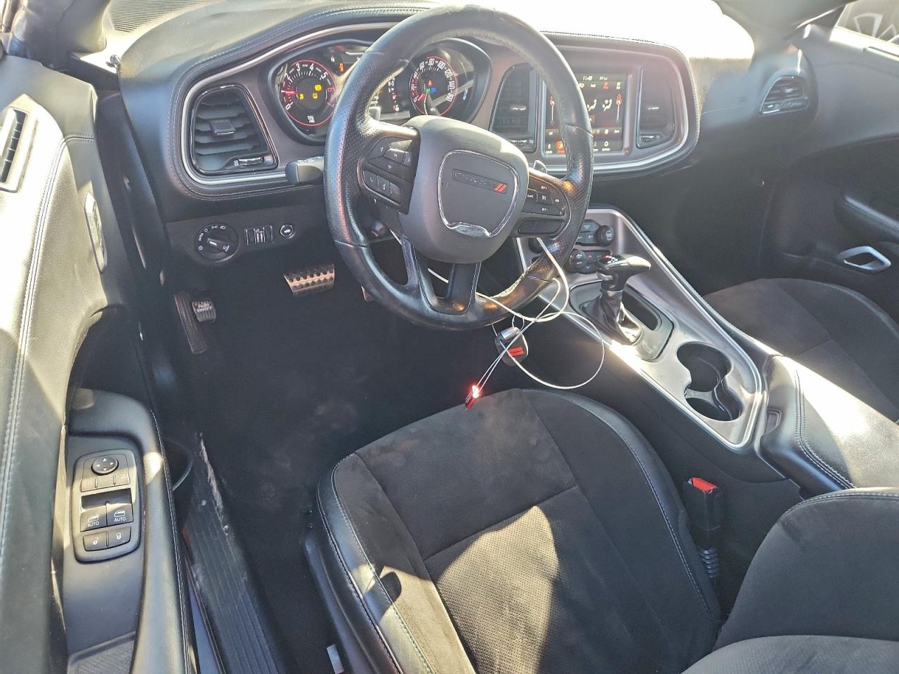 2022 DODGE CHALLENGER R/T photo 8