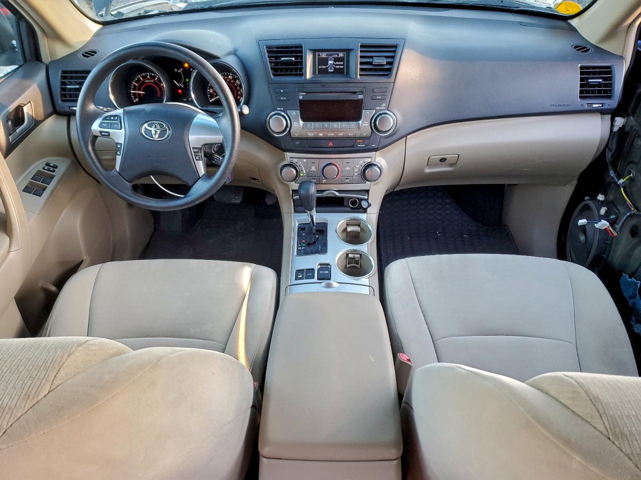 2012 TOYOTA HIGHLANDER BASE photo 8