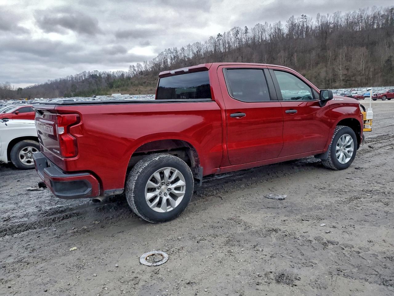 2021 CHEVROLET SILVERADO K1500 CUSTOM photo 3